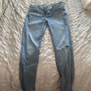LEVI BLUE JEANS